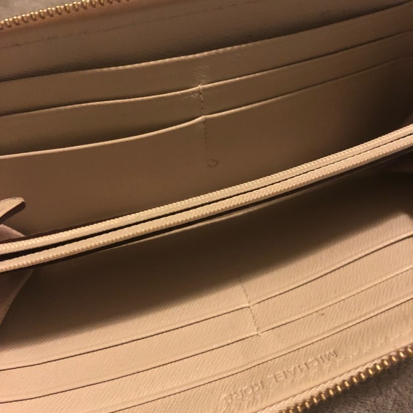 Michael Kors Wallet - Picture 6 of 6